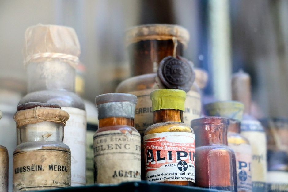 herbal medicine apothecary — Juan Pérez Gallego